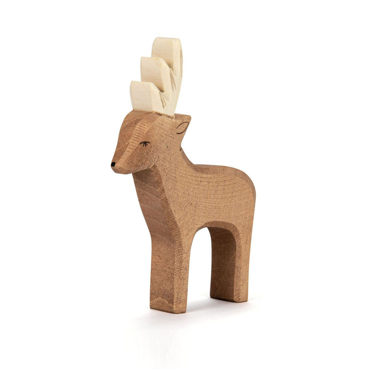 Handcrafted wooden roebuck figure – natural forest animal toy for storytelling and imaginative play.