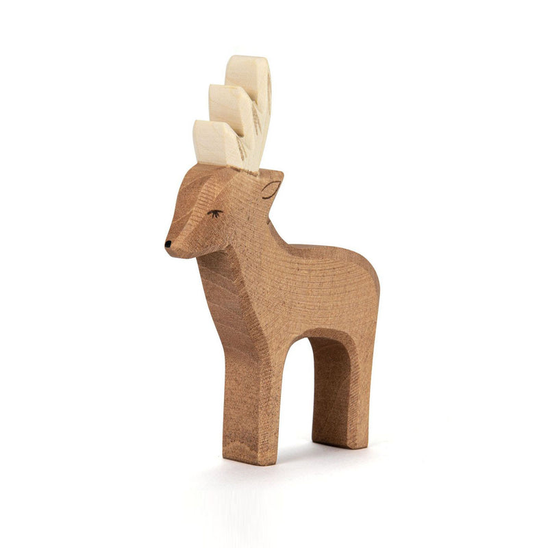 Handcrafted wooden roebuck figure – natural forest animal toy for storytelling and imaginative play.