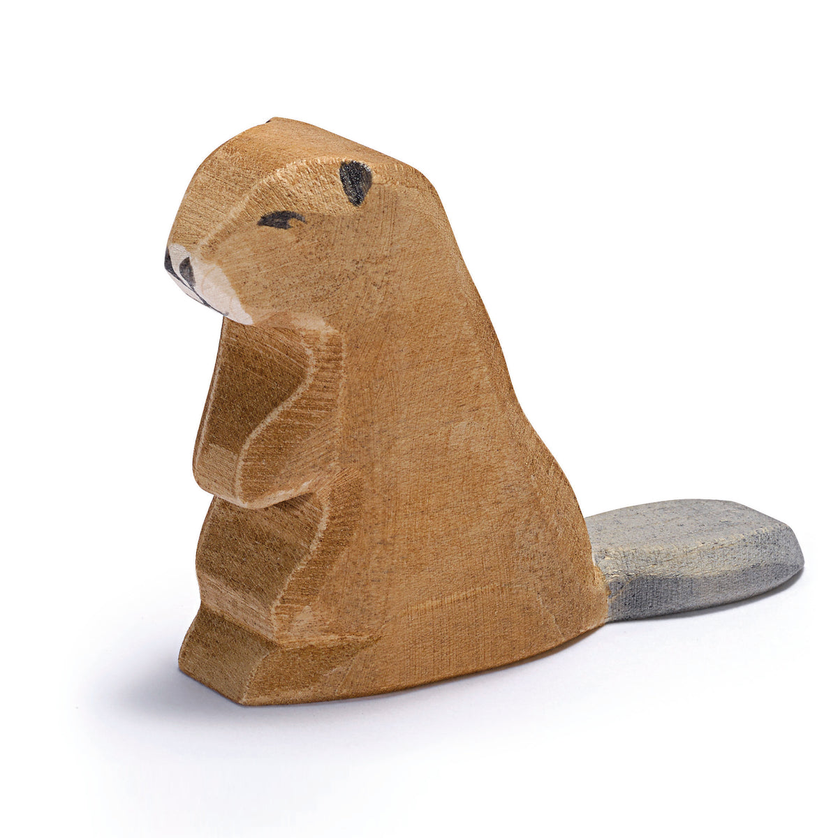 Handcrafted wooden beaver by Ostheimer, showcasing its industrious nature as a master builder, ideal for imaginative play and storytelling