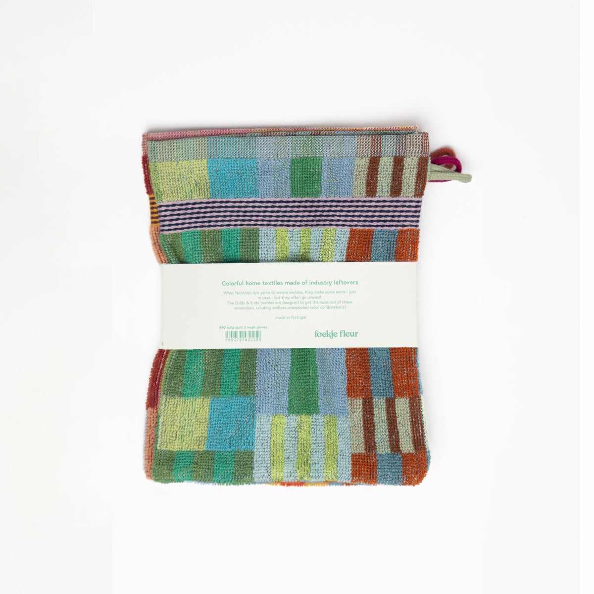 foekje fleur wash glove trio #80 tulip quilt set of three cotton wash cloths made from leftover dyed yarns sustainable bathroom textile 15 x 21 cm made in portugal