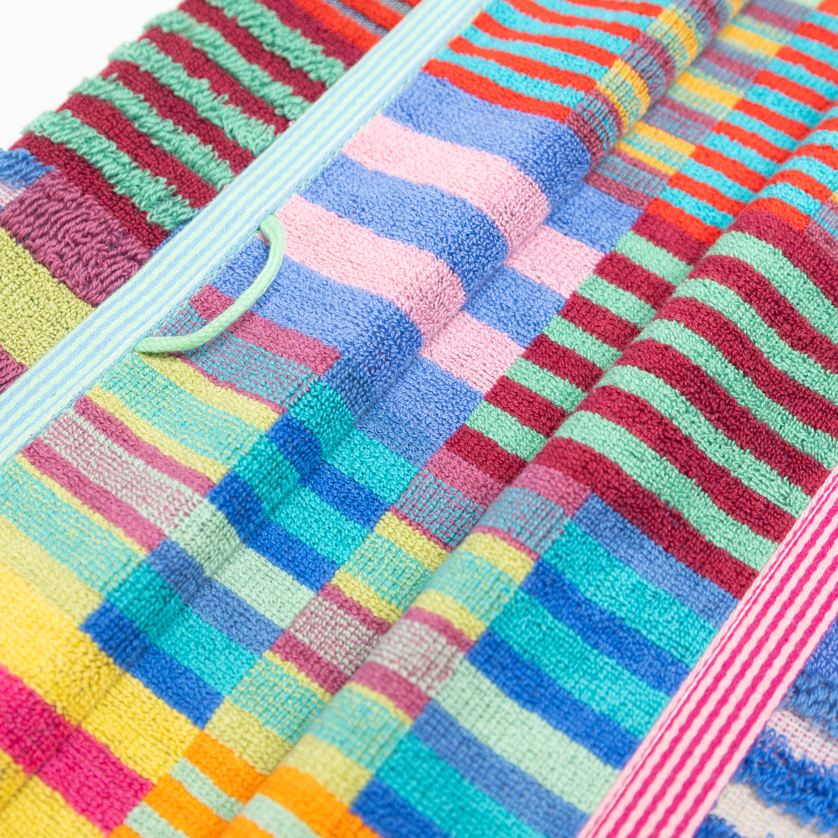 Foekje Fleur bath mat 100 Tulip Quilt made from 100% cotton, crafted from leftover yarns, colourful sustainable bath mat, 60 x 80 cm