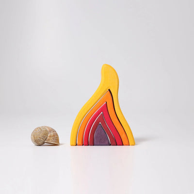Grimms Small Fire – 5-piece wooden stacking toy in red and orange tones, handcrafted from linden wood for creative play
