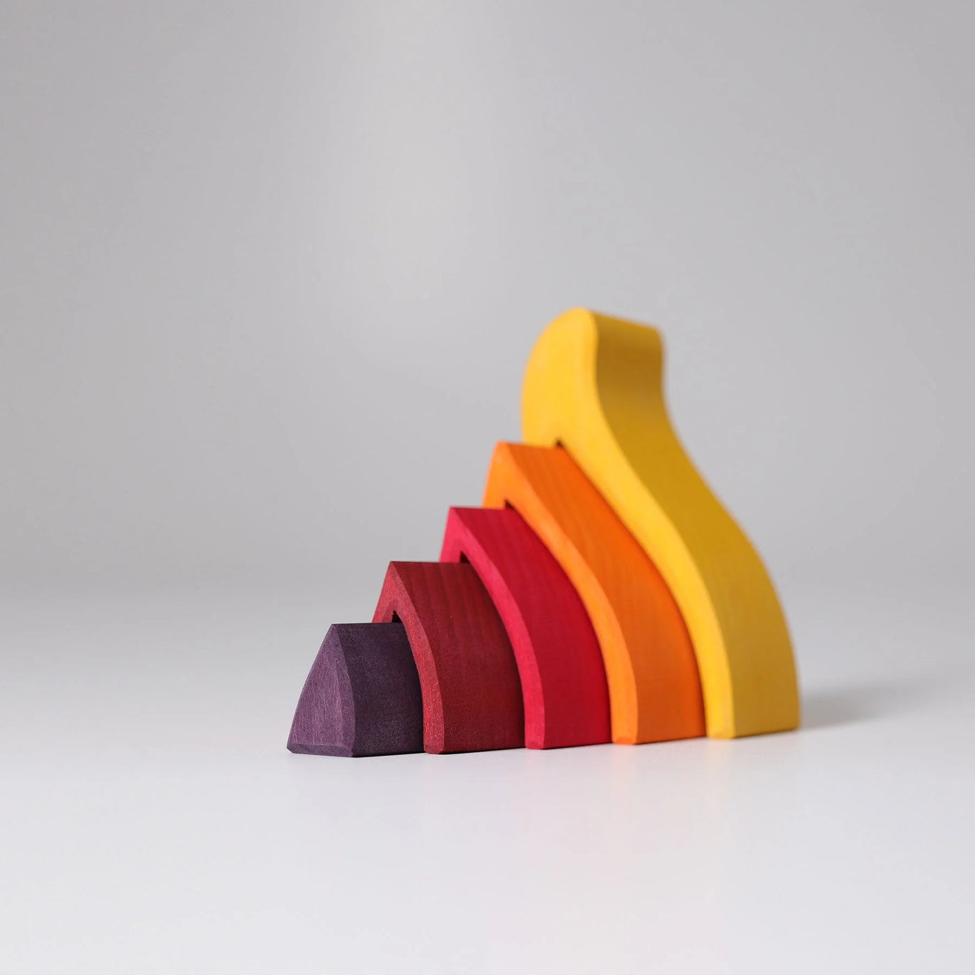 Grimms Small Fire – 5-piece wooden stacking toy in red and orange tones, handcrafted from linden wood for creative play