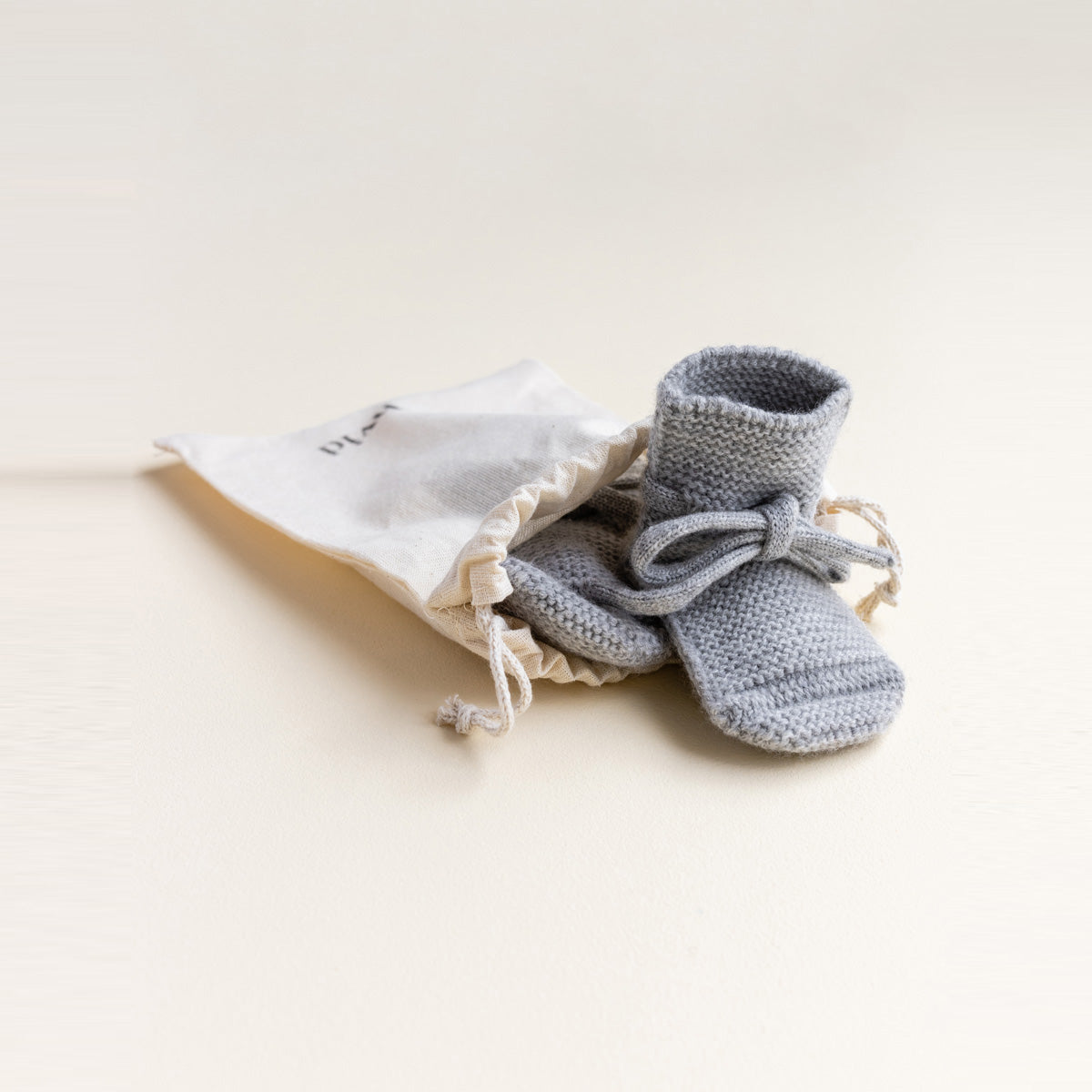 HVID Knitted Baby Booties made of extra fine Italian merino wool in a charming cotton bag HS