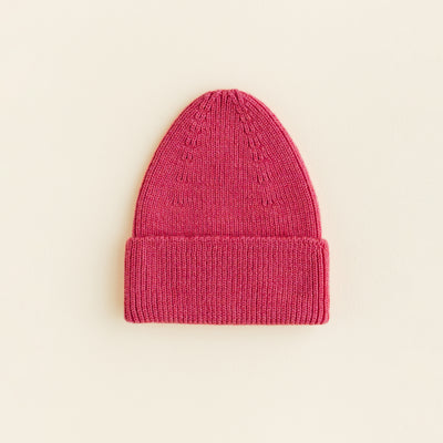 Hvid rib beanie in bubblegum pink, soft merino wool baby and toddler hat made in Belgium, breathable and gentle for sensitive skin.