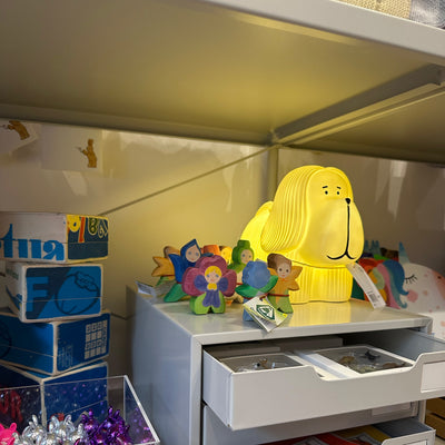 Le Petit Souk Dog Lamp Skye Terrier – white decorative dog-shaped lamp made of plastic, soft warm light for children’s bedrooms or stylish interiors