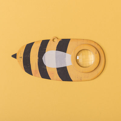 Bee-inspired insect eye lens kaleidoscope toy, lets you see like a bee, compact and travel-friendly, made in Europe.