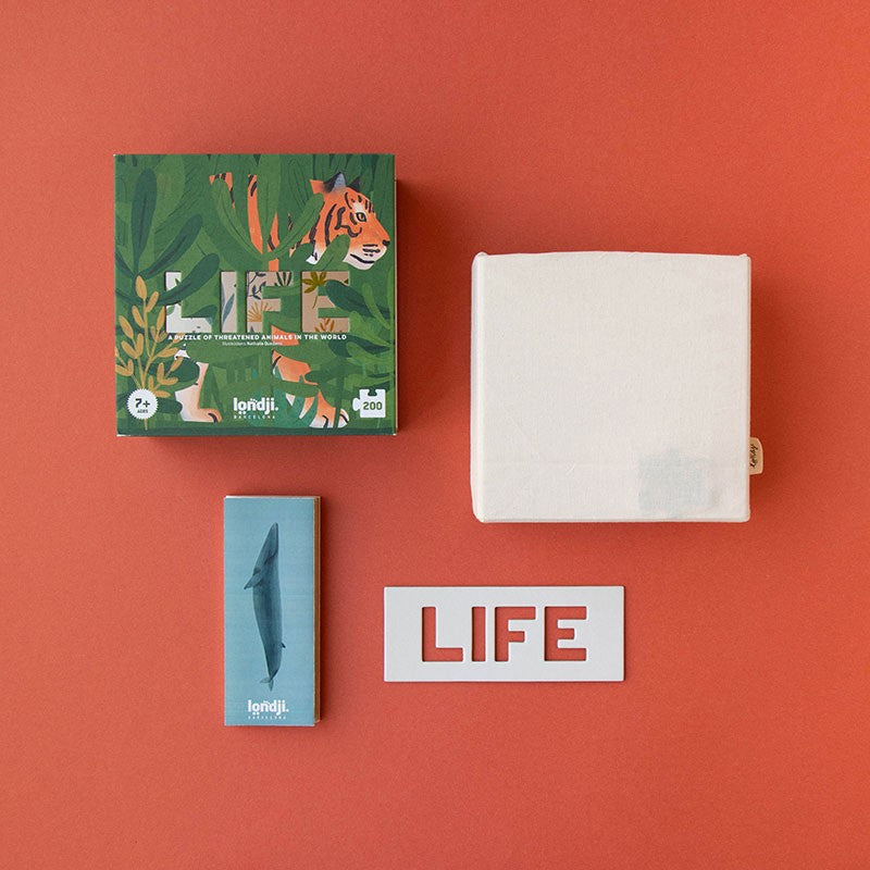 Londji Life Puzzle 200 piece eco-friendly wildlife puzzle about endangered animals, made in Barcelona, illustrated by Nathalie Ouederni.