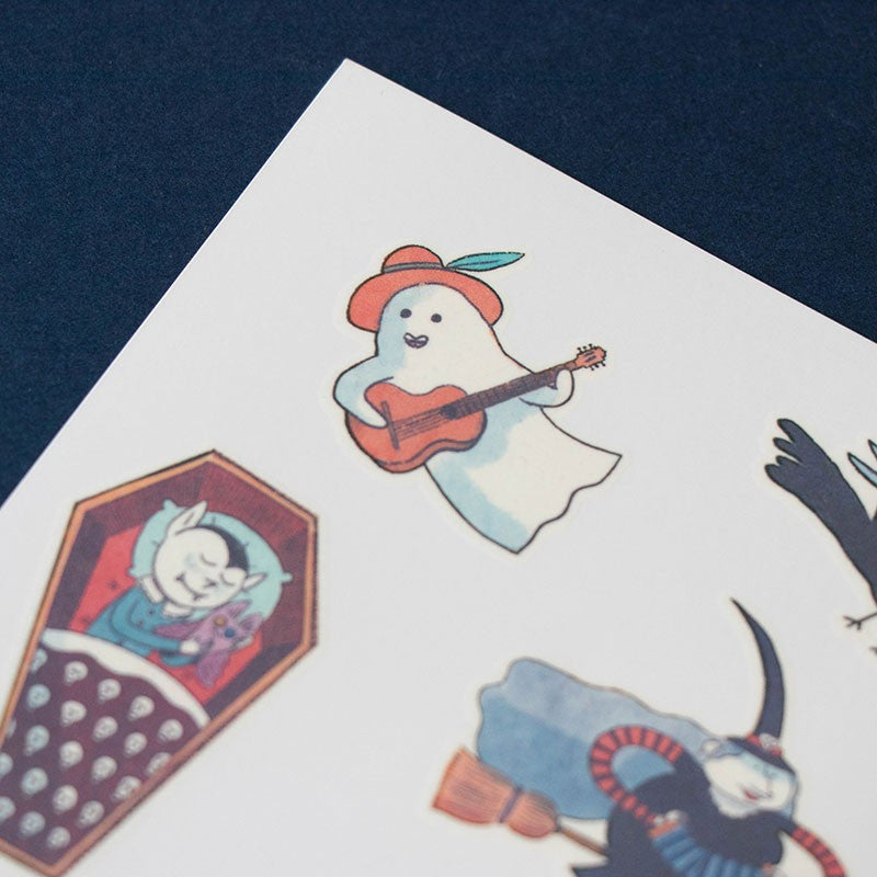 Londji Enchanted Tattoos – spooky temporary tattoos for kids with ghosts, witches and monsters, safe and dermatologically tested, illustrated by Anna Aparicio Català.