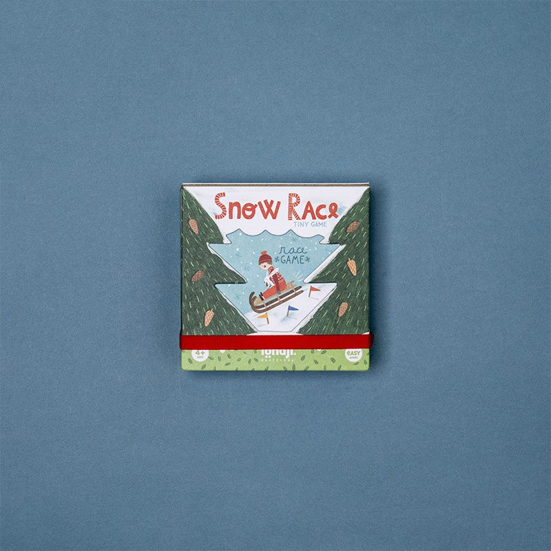 Londji Tiny Game Snow Race – sustainable racing board game for 2 players aged 4+, made in Barcelona with cardboard and beech wood, illustrated by Txell Darné.