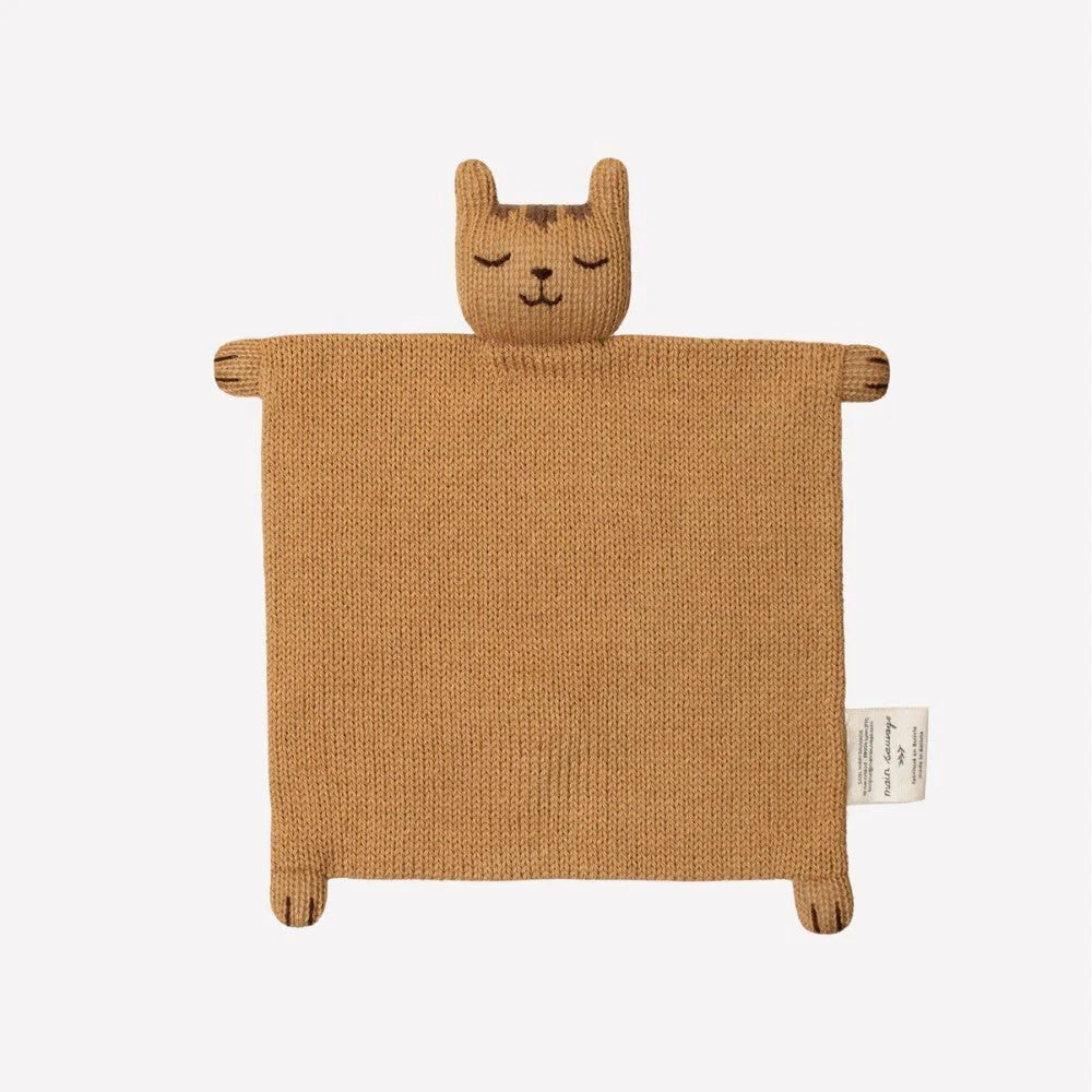 Super soft bunny knitted cuddle cloth made of pure baby alpaca wool by Main Sauvage, a hypoallergenic and eco-friendly comforter for newborns and toddlers.