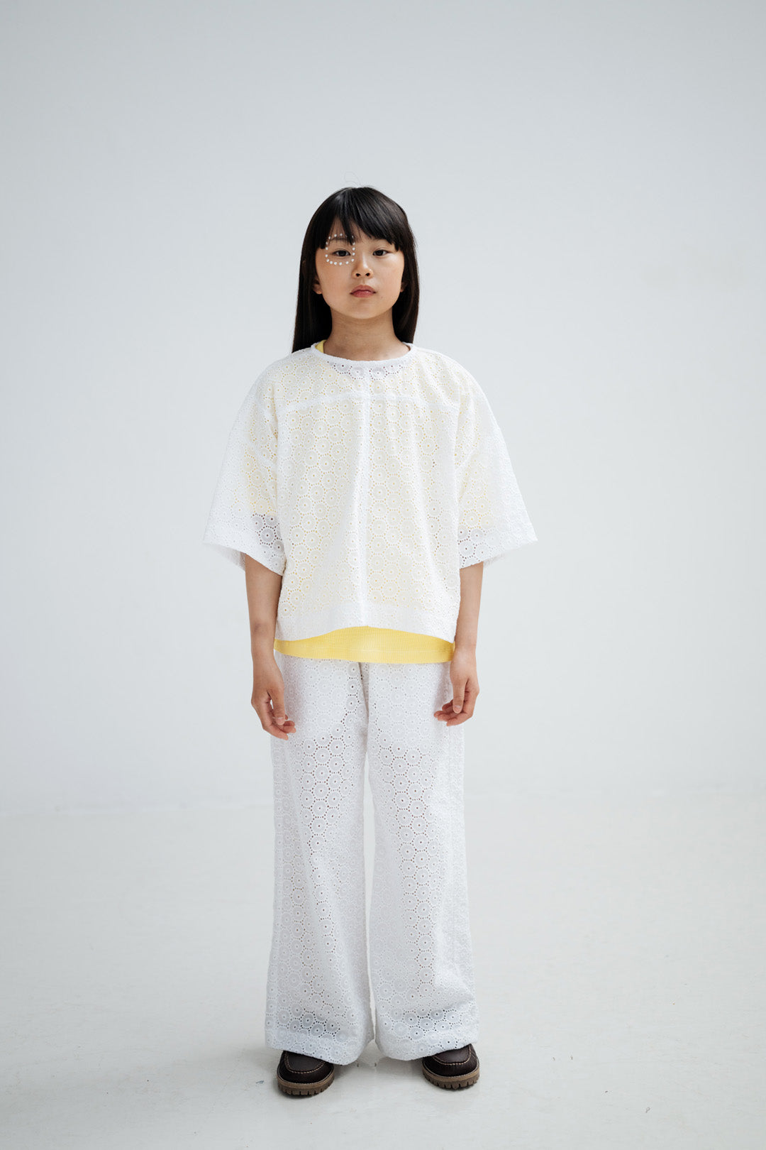 woven tee - crisp white embroidery anglaise