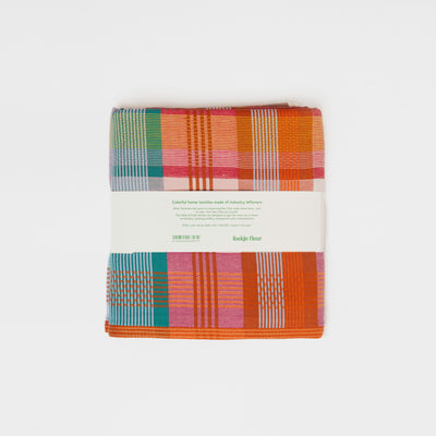 Colorful sustainable cotton tablecloth made from industry leftovers – 140×200 cm – Foekje Fleur – made in Portugal
