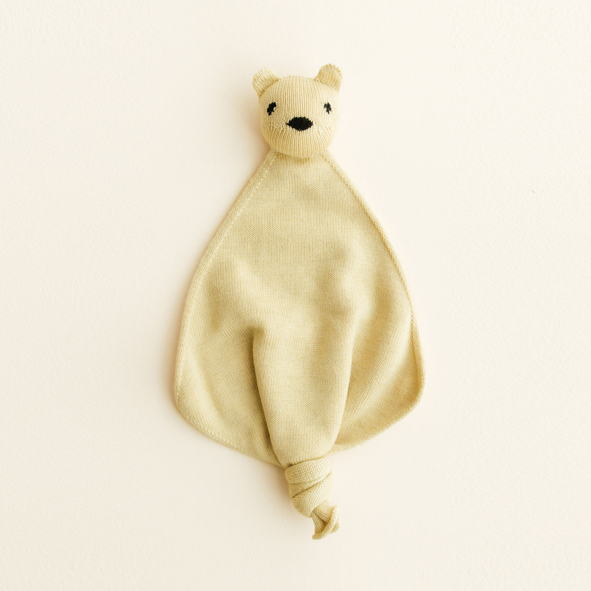 Teddy Tokki baby comforter made from soft Italian merino wool, handmade in Belgium – perfect for newborns and toddlers with sensitive skin