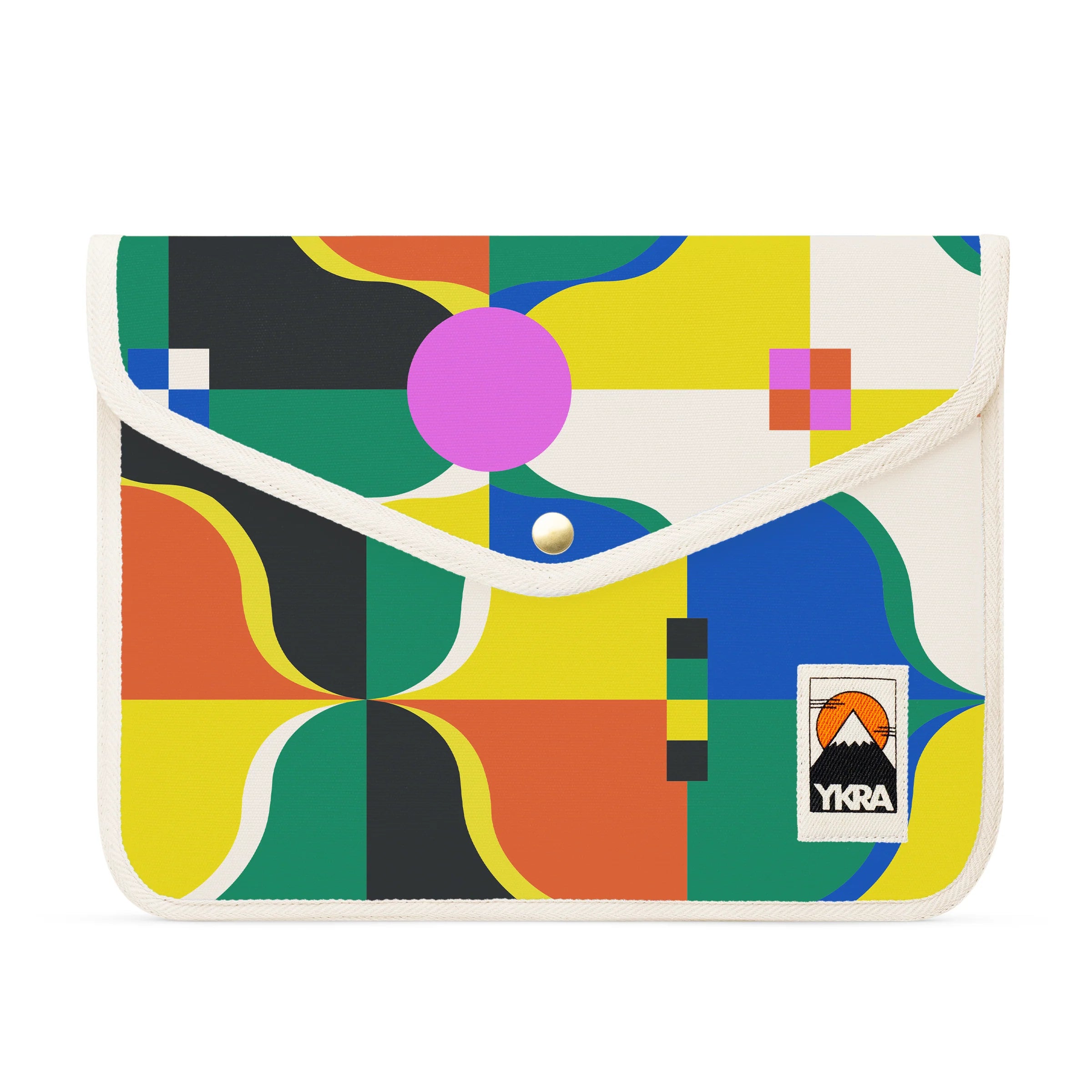 YKRA felt laptop case size M – minimalist wool sleeve for 13-inch MacBook, handcrafted in Hungary.