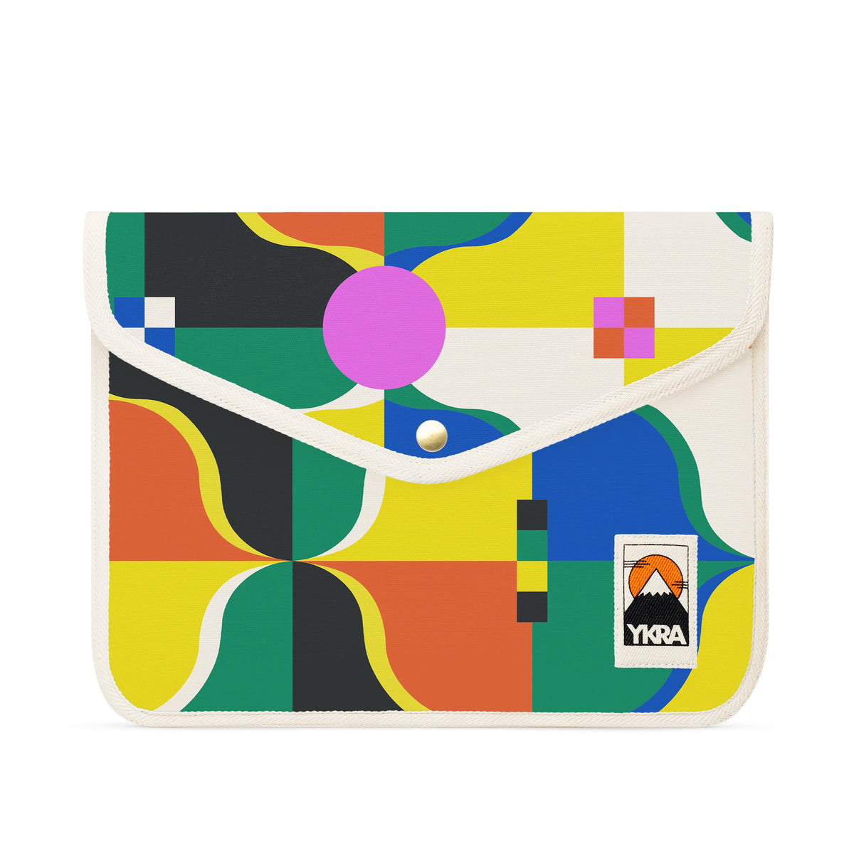 YKRA felt laptop case – minimalist wool sleeve for 13-inch MacBook, handcrafted in Hungary.
