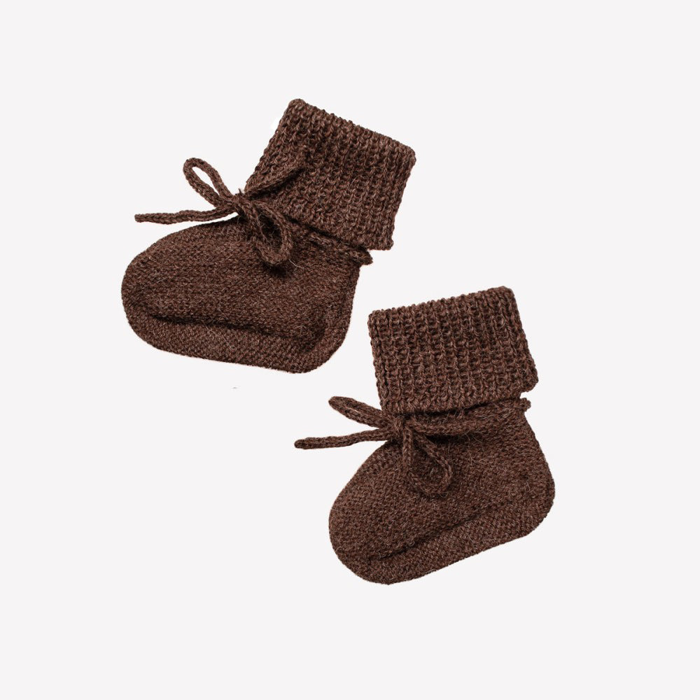 Ultra-soft baby booties made of pure baby alpaca wool by Main Sauvage, hypoallergenic, antibacterial, and eco-friendly