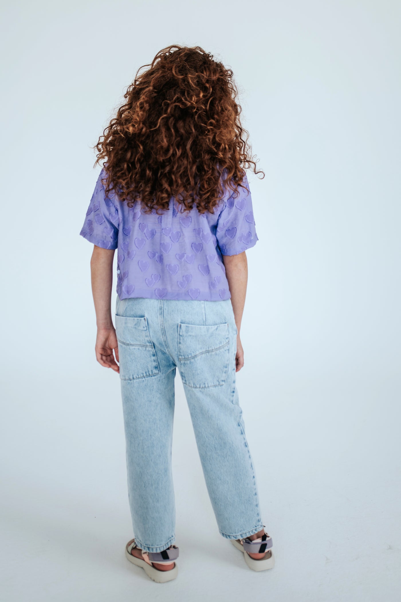 cropped shirt - purple floating hearts