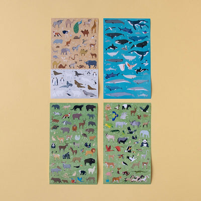 Londji Animal World Poster & Stickers – educational world map activity with 165 animal stickers for children, made in Barcelona from recycled materials, illustrated by Txell Darné Teixidor.