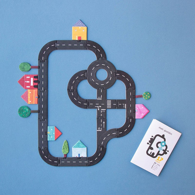 Londji Roads Pocket Game creative wooden road building game for kids with two cars and 11 circuit challenges, made in Barcelona.