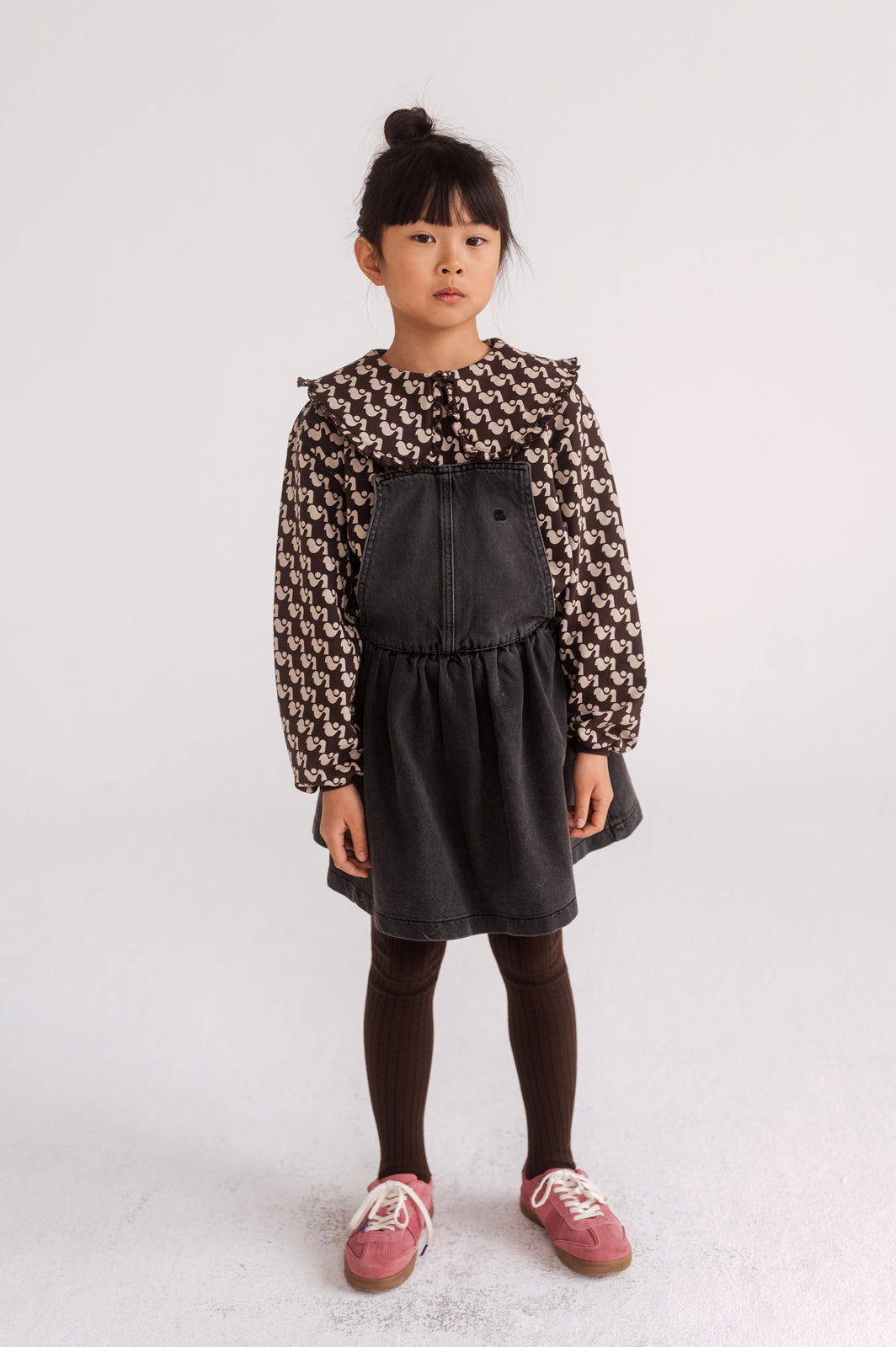 fancy collar sweater - graphic duck dot