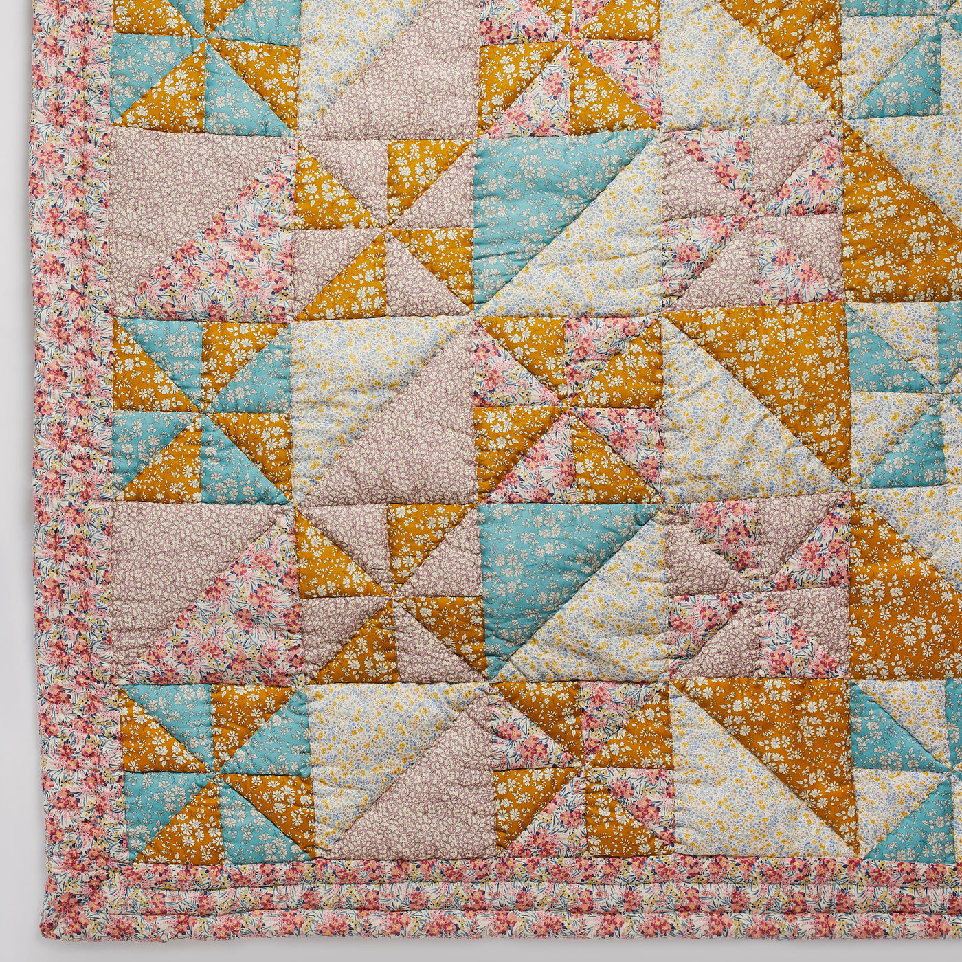 Projekti TYYNY patchwork quilt with liberty fabric