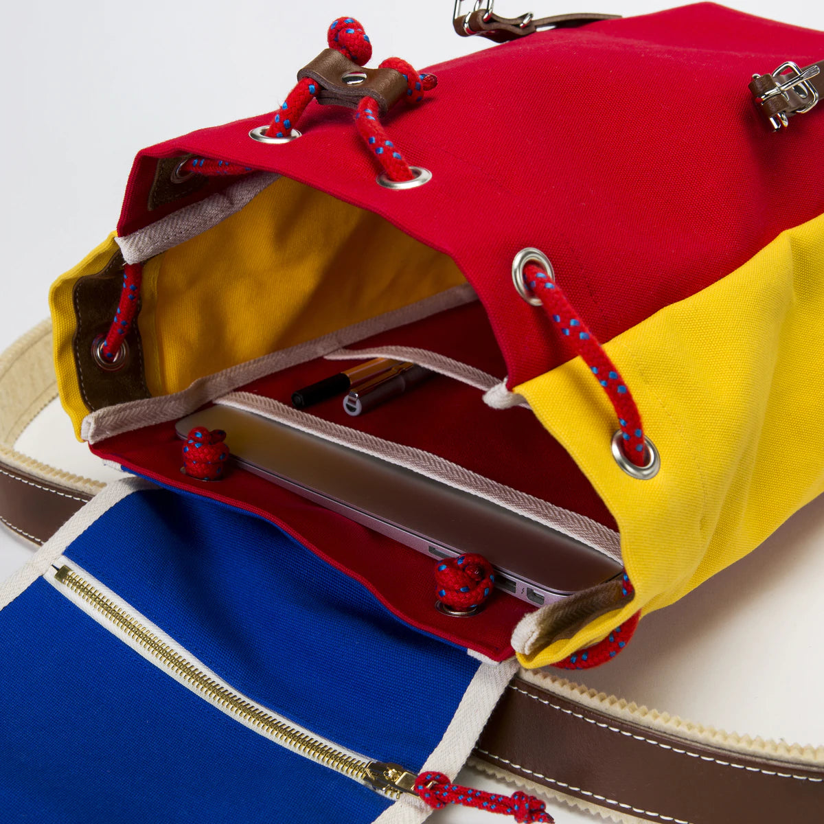 ykra Rucksack Matra Mini LS - Blau, Rot und Gelb