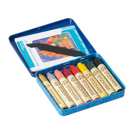 Metal box with 8 Stockmar beeswax stick crayons in aditional colors including gold an silver.