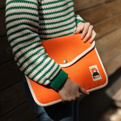 ykra laptop case small - orange